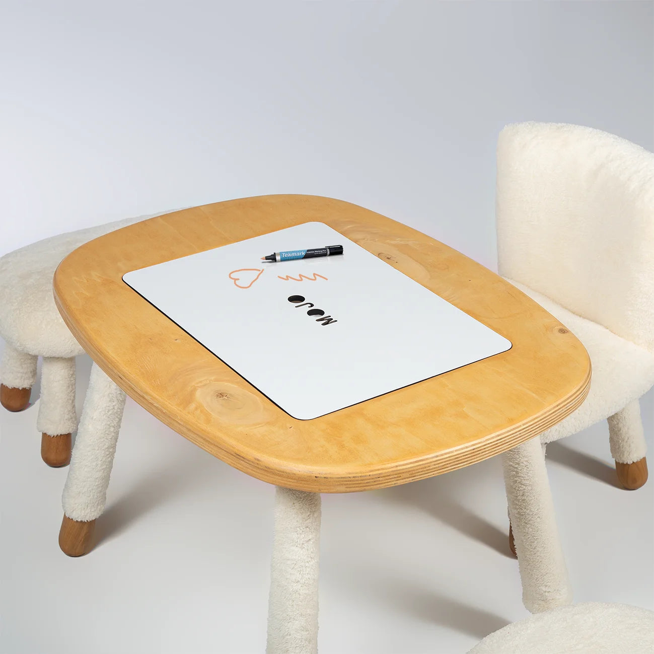 Mio Masa - детска маса за игри и учение